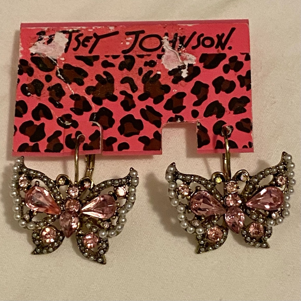 BETSEY JOHNSON - 100% Authentic Hanging Hearts Pink Crystals Butterfly Earrings